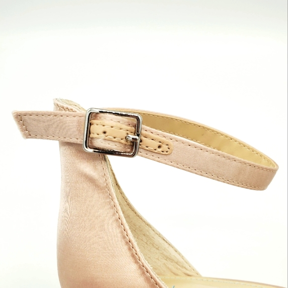 Betsey Johnson Mel heels, Champagne, NIB - Picture 6 of 9